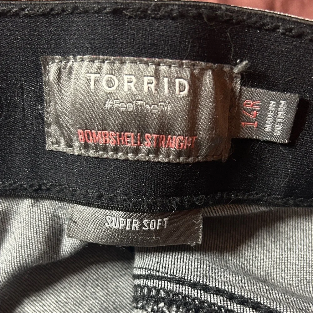 Black Acid Wash Bombshell Straight Jeans - Picture 5 of 6